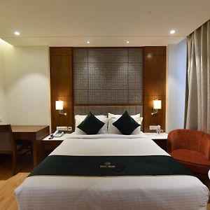 Deluxe Studio